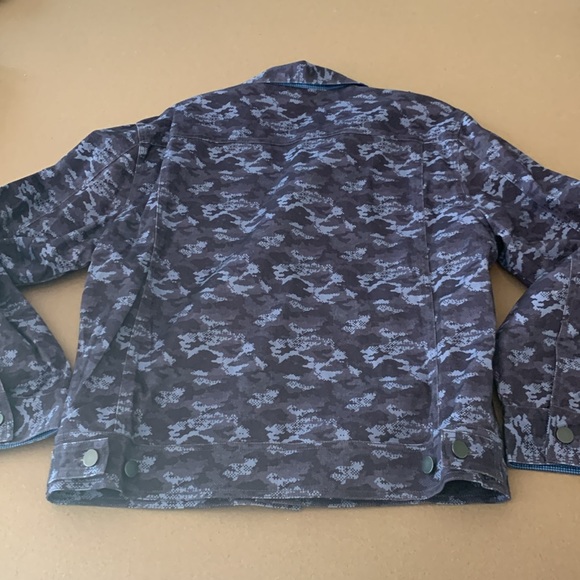 TALLIA Sport Navy Camo Print Trucker Jacket - Medium - Picture 10 of 10